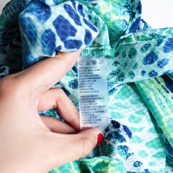 NWT Unisex Watercolor  Print Button Down Blouse by Alia - Picture 12 of 12